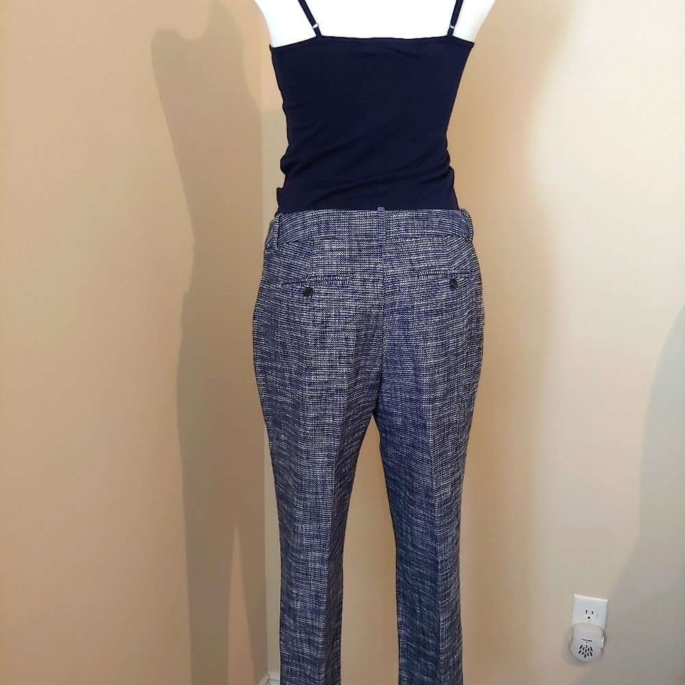 🔴 Merona Blue & white capri pants